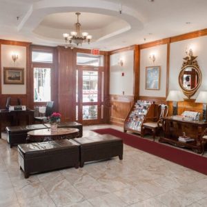 Lobby area at Da Vinci Hotel.