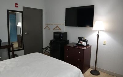 Day use room inclusions at Airport Waterfront Inn.