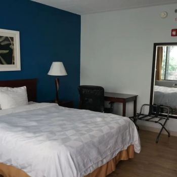 Hotel Airport Waterfront Inn image