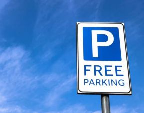 Free parking at Airport Waterfront Inn.
