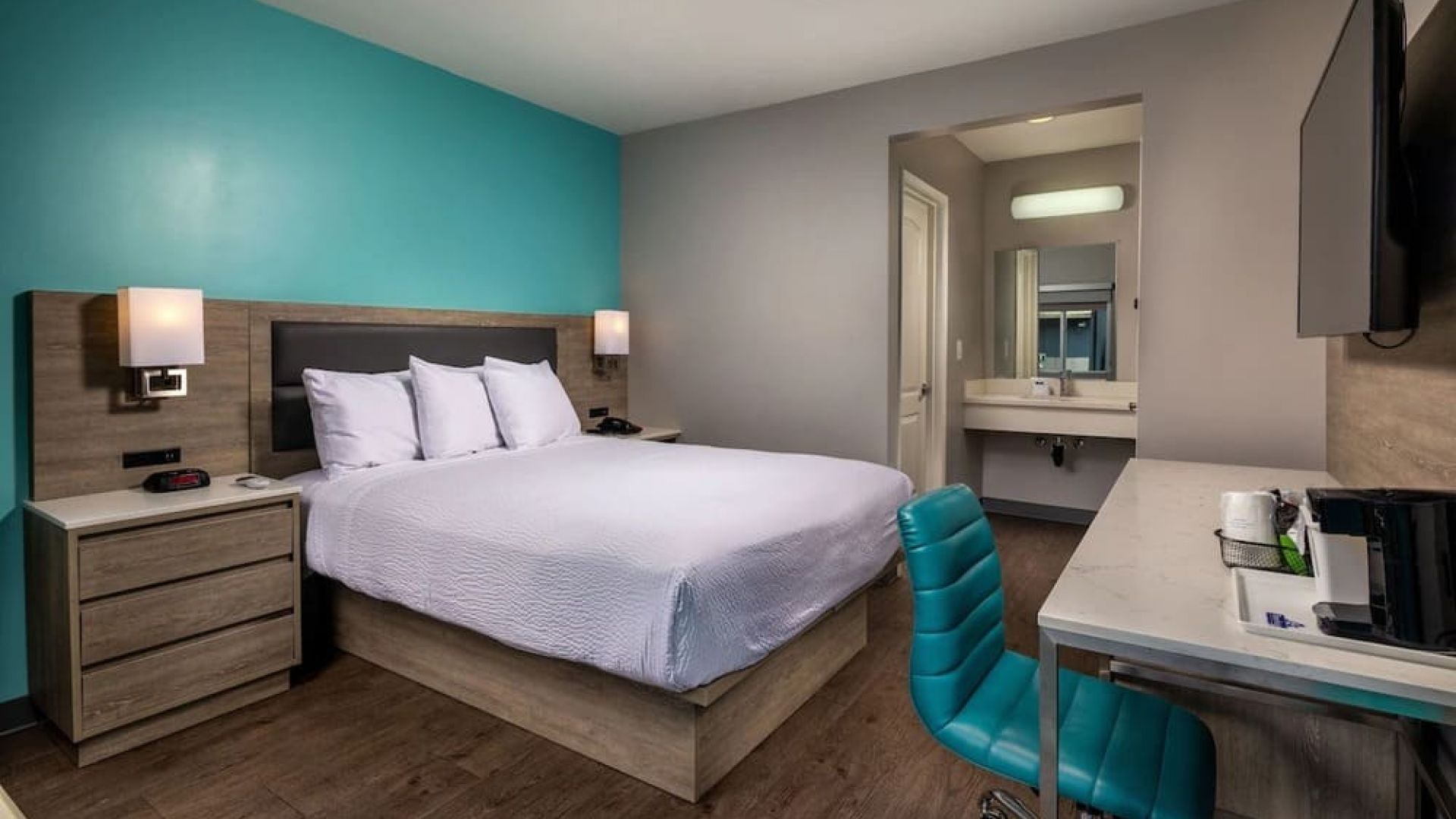 Travelodge LAX By Wyndham - El Segundo Day Use Rooms | HotelsByDay.com