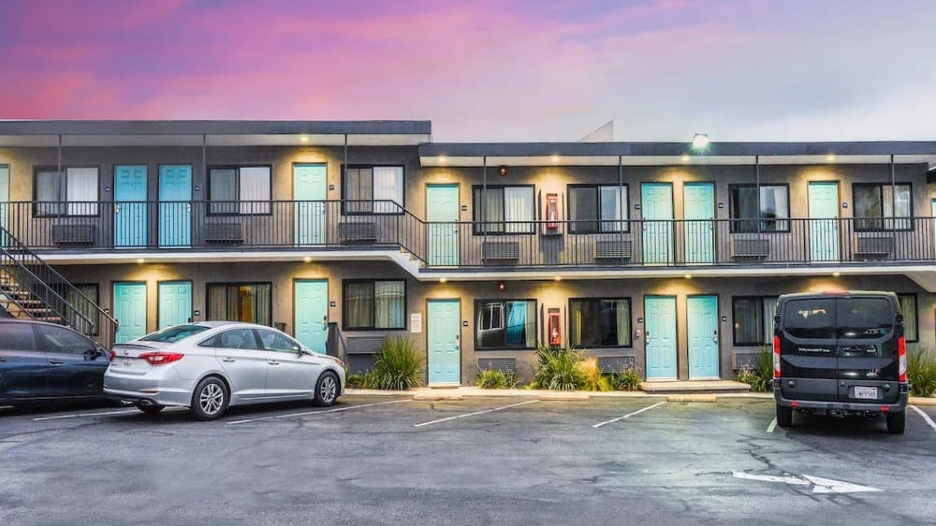 Travelodge LAX By Wyndham - El Segundo Day Use Rooms | HotelsByDay.com
