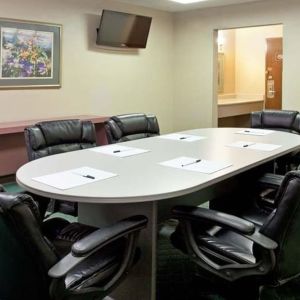 Meeting room at Norwood Inn Statefare Grounds.