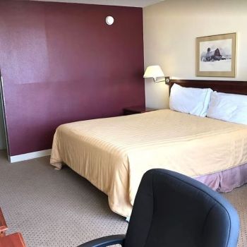 Hotel Norwood Inn And Suites Worthington image