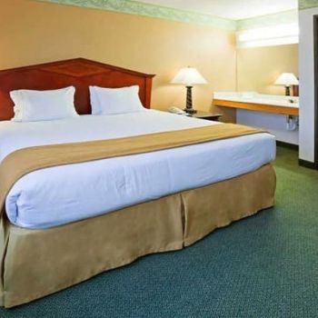 Hotel Norwood Inn & Suites Eagan image