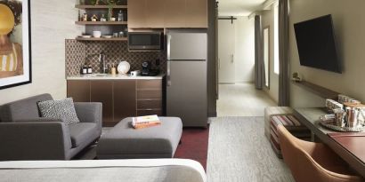 THesis Hotel Miami Coral Gables, Curio Collection By Hilton