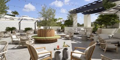 THesis Hotel Miami Coral Gables, Curio Collection By Hilton