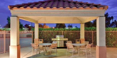 Sonesta Simply Suites Baltimore BWI Airport’s gazebo includes a barbecue, plus tables and chairs for relaxing and co-working.