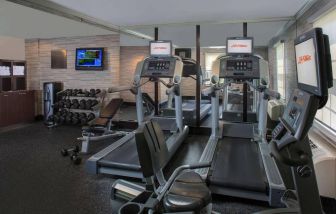 Sonesta Select Boston Lowell Chelmsford’s fitness center is equipped with exercise machines including treadmills, in addition to free weights.