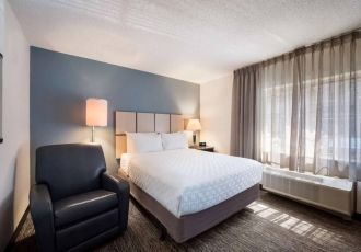 Hotel Sonesta Simply Suites Cleveland North Olmsted Airport image
