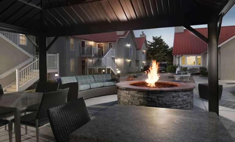 Coworking space and fire pit at Sonesta ES Suites Albuquerque.