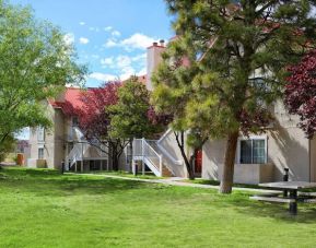 Garden and terrace area at Sonesta ES Suites Albuquerque.