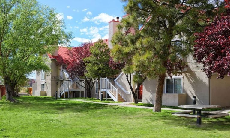 Garden and terrace area at Sonesta ES Suites Albuquerque.