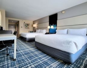 Queen room with work space at Holiday Inn Belcamp - Aberdeen Area.