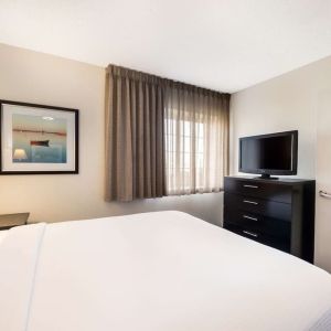 Day use room at Sonesta Simply Suites Detroit Warren.