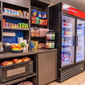 Convenience store at Sonesta Simply Suites Detroit Warren.