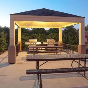 Outdoor area at Sonesta Simply Suites Detroit Warren.
