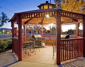 Sonesta Simply Suites Salt Lake City Airport’s gazebo comes with barbecue facilities and tables and chairs, making it perfect for outdoor dining or co-working.