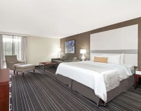 King room at Sonesta Atlanta Northwest Galleria.