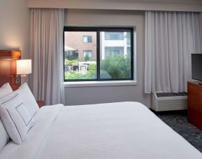 Day use room with natural light at Sonesta Select Minneapolis Eden Prairie.