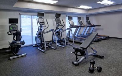 Fitness center at Sonesta Select Minneapolis Eden Prairie.