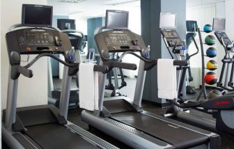 The hotel’s fitness center is equipped with gym balls and a range of exercise machines, including treadmills and ellipticals.