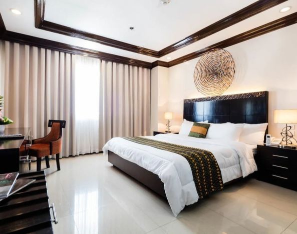 Day room with natural light at Apo View Hotel.