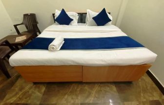 Romantic day use room at Pradhan Stay Sohna Near Bus Stand.