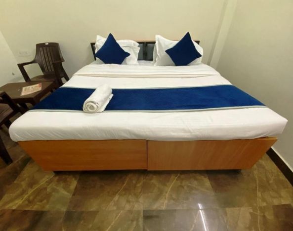 Romantic day use room at Pradhan Stay Sohna Near Bus Stand.