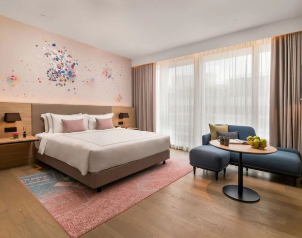 Day use room with natural light at Capri By Fraser Bukit Bintang.