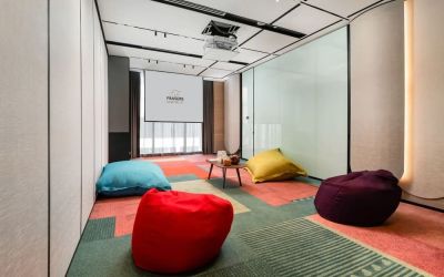 Relaxing meeting space at Capri By Fraser Bukit Bintang.
