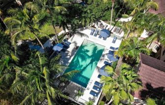 Stunning outdoor pool at Sonesta ES Suites Fort Lauderdale Plantation.