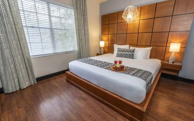 Romantic day room at Chesterfield Hotel & Suites.
