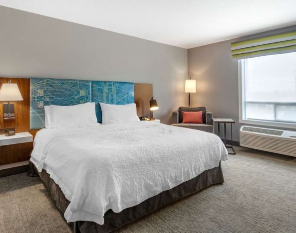 Day use room with natural light at Hampton Inn & Suites By Hilton Edmonton/West.