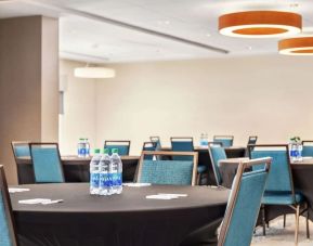 Professional meeting room at Hampton Inn & Suites Miami Kendall. 