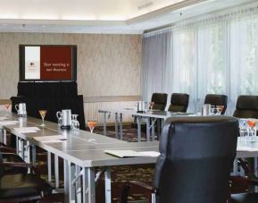 Meeting room with u shape table at the DoubleTree by Hilton Sonoma Wine Country.