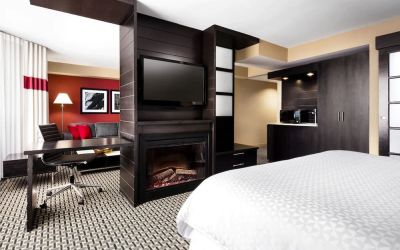 Spacious king room with work desk at Four Points By Sheraton Mississauga Meadowvale.
