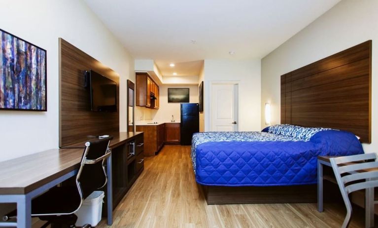 Day use room with work station at Palace Inn Westpark Blue.