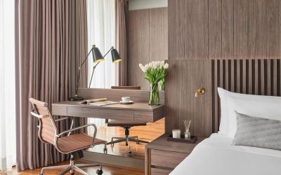 Day room equipped with work desk at Fraser Suites Sukhumvit, Bangkok.