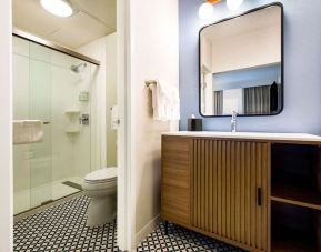 Guest bathroom at Sonesta Select Philadelphia Airport.