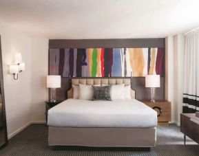 King day use room at The Fifty Sonesta Select New York.