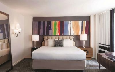 King day use room at The Fifty Sonesta Select New York.
