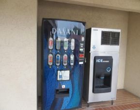 Vending machine at Palace Inn Westheimer.