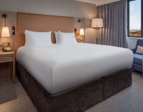 Day room with natural light at DoubleTree By Hilton Oxford Belfry.