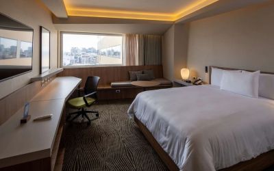 King bed at Hilton Garden Inn Lima Miraflores.