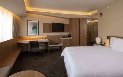 Day use room with work desk at Hilton Garden Inn Lima Miraflores.