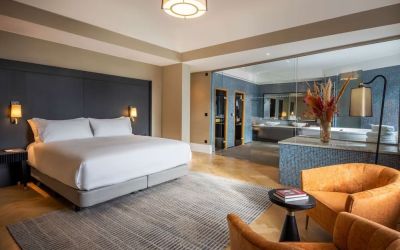 Day use room with work space at DoubleTree By Hilton Brussels City.