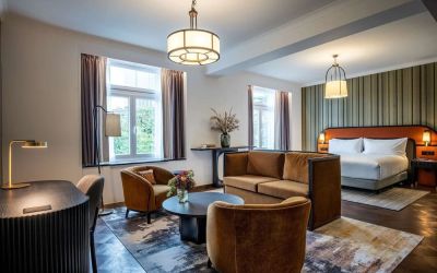 Spacious king suite at DoubleTree By Hilton Brussels City.