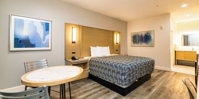 Spacious day use room at Palace Inn Blue IAH East.