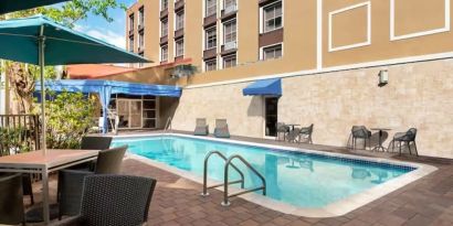 Refreshing outdoor pool at Hampton Inn & Suites Ft. Lauderdale Airport/South Cruise Port.